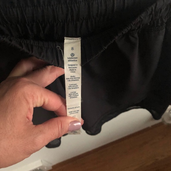 Lululemon shorts , size 8 - Picture 5 of 5